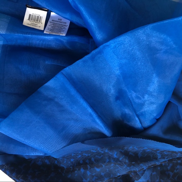 BCBG MAXAZRIA VALENTINE COCKTAIL DRESS. - Picture 8 of 8